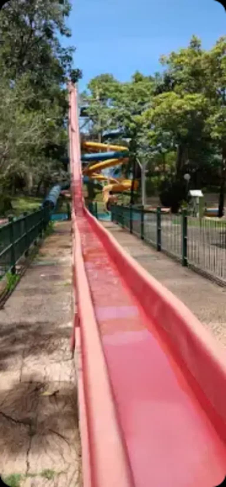 Atrações aquáticas no Parque das Águas Quentes